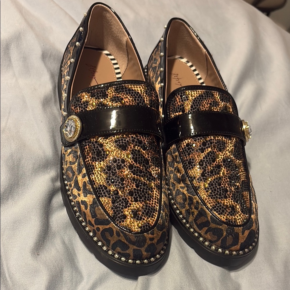 Betsey Johnson Leopard Print Black Patent Leather Loafers w/ Crystals 11W NWOB
